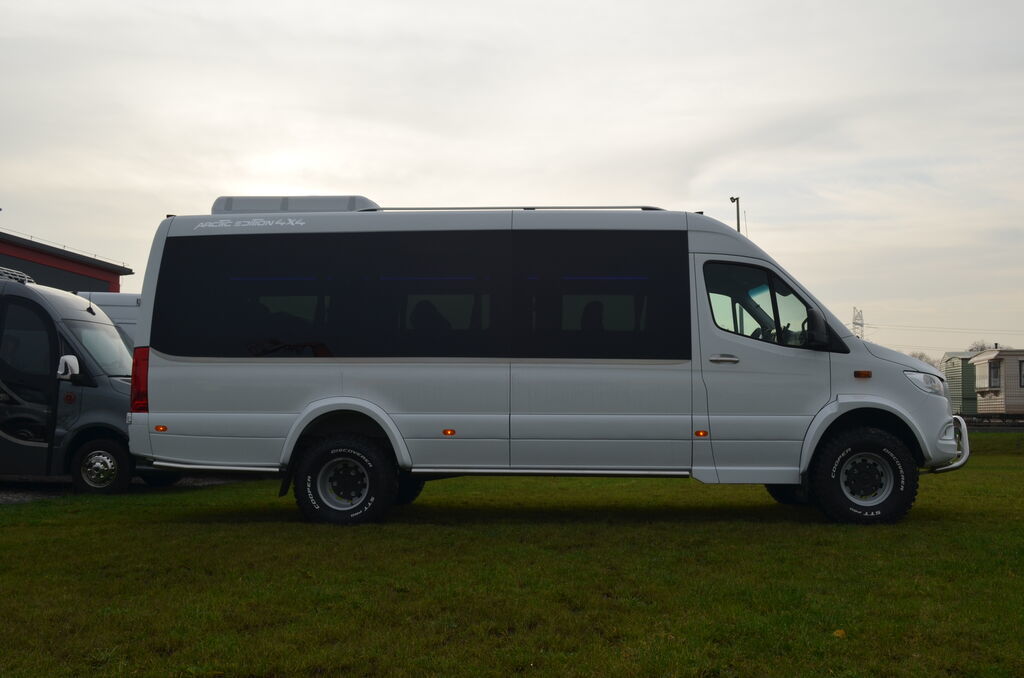 Bus mini, Van penumpang baru MERCEDES-BENZ Sprinter 519 4x4 high and low drive: gambar 3