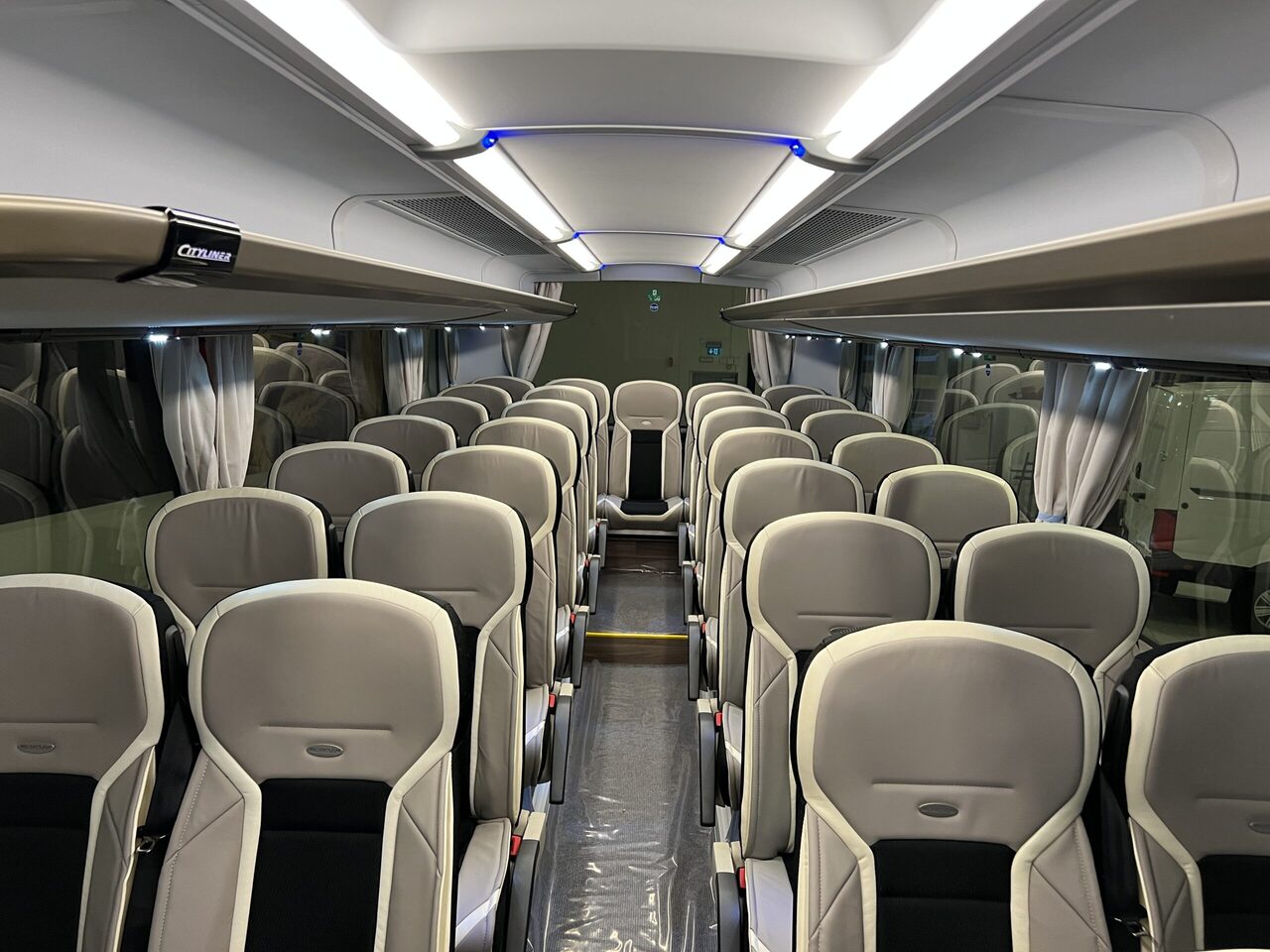 Bus pariwisata Neoplan Cityliner P15 Euro 6E V.I.P / Exclusive Class (Gräddfärgad skinnklädsel): gambar 26