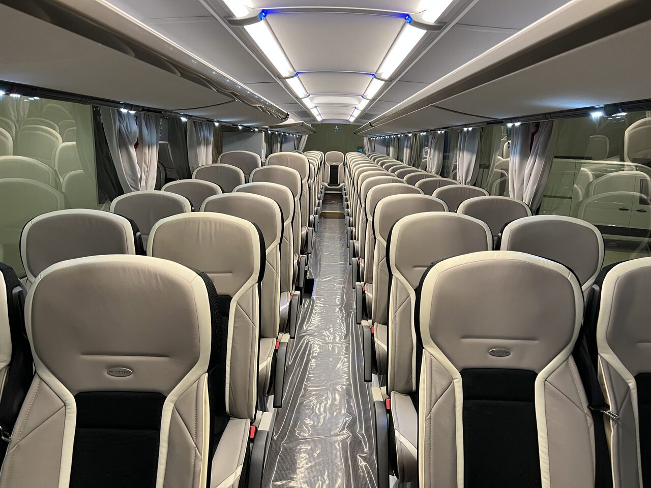 Bus pariwisata Neoplan Cityliner P15 Euro 6E V.I.P / Exclusive Class (Gräddfärgad skinnklädsel): gambar 21