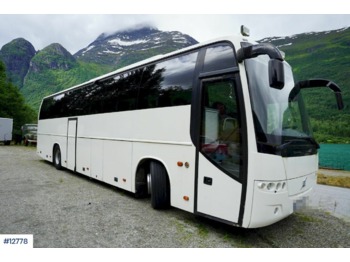 Bus pariwisata Volvo B12M: gambar 1