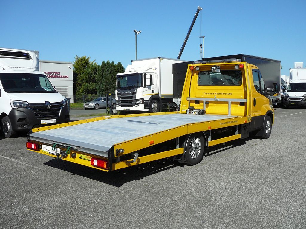 Mobil derek, Van pengiriman baru Iveco Daily 35S18 Autotransporter Aut. Luftfed. NAVI: gambar 4