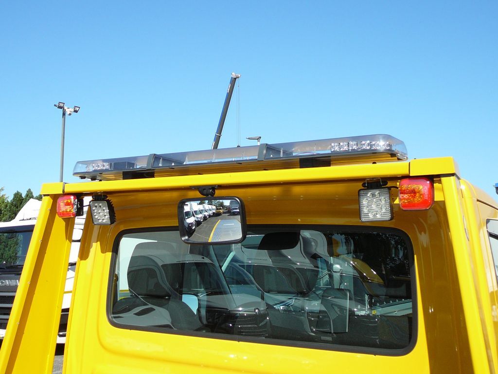 Mobil derek, Van pengiriman baru Iveco Daily 35S18 Autotransporter Aut. Luftfed. NAVI: gambar 7