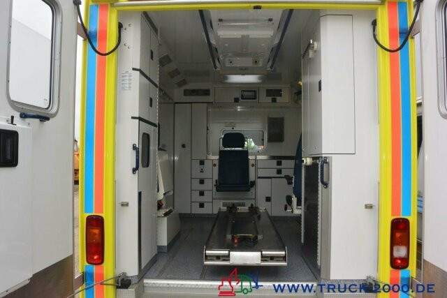 Ambulans Mercedes-Benz Sprinter 516 CDI Intensiv- Rettung- Krankenwagen: gambar 2