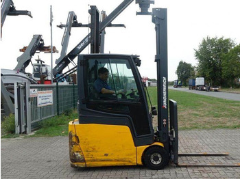 Forklift listrik JUNGHEINRICH EFG