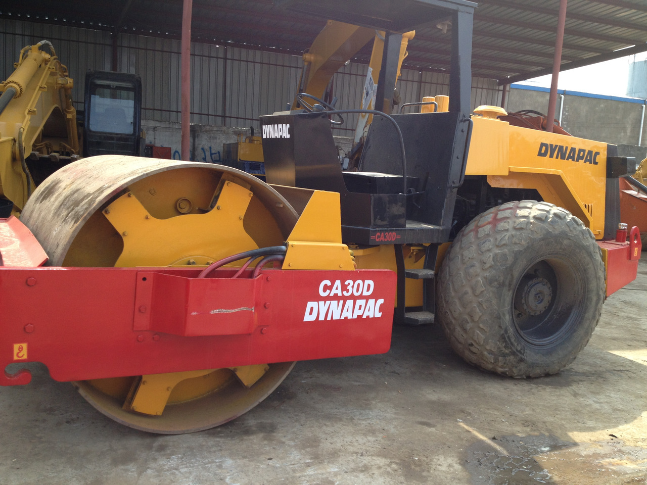 Roller jalan baru DYNAPAC BRAND USED CA30D  IN GOOD CONDTION  ON SALE: gambar 6