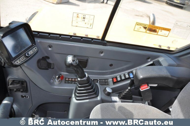 Ekskavator mini Hyundai R60CR-9A Rototilt: gambar 18