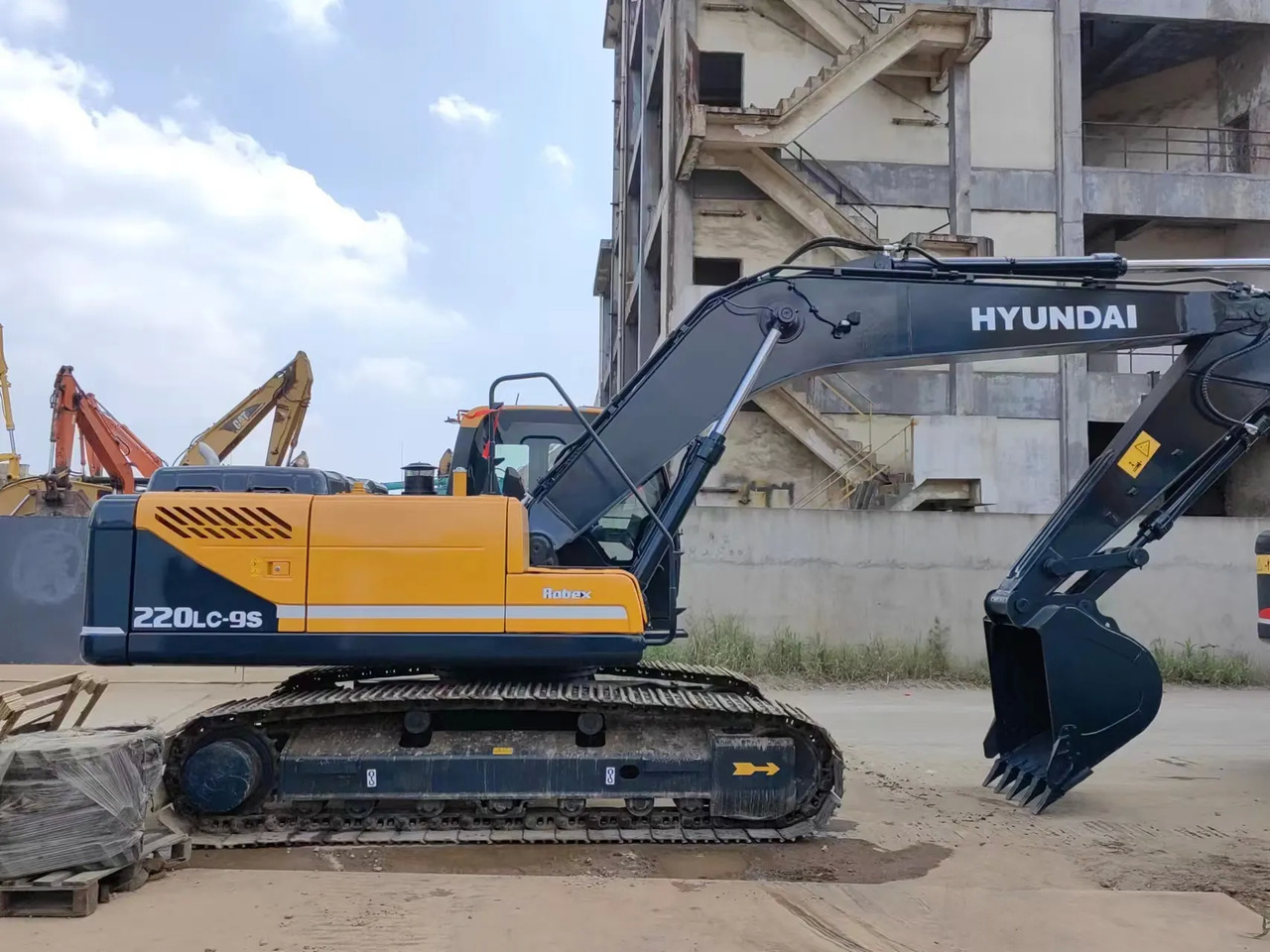 Ekskavator perayap Hyundai crawler excavator 220LC-9S used excavator secondhand excavator Hyundai for sale: gambar 4