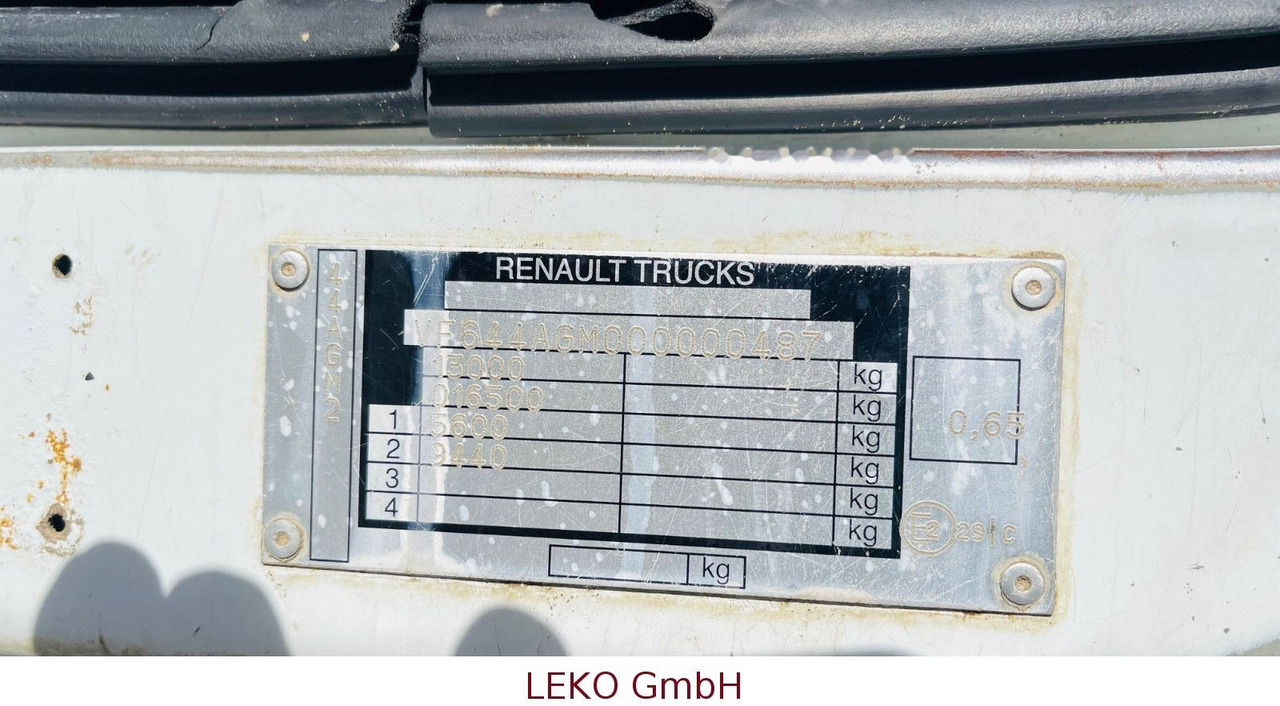 Platform udara yang dipasang di truk Renault Midlum 220 DXI: gambar 23