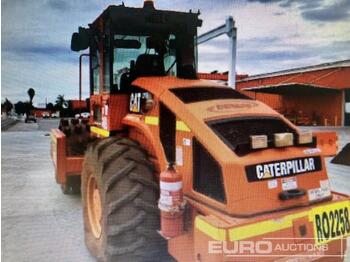 Roller jalan 2011 CAT CP76