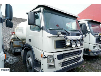 Truk pengaduk beton Volvo FM480 6x4 Mining Truck: gambar 2