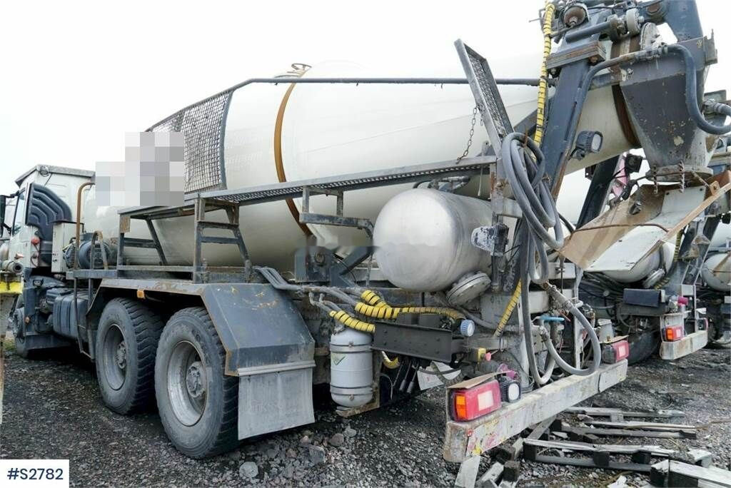 Truk pengaduk beton Volvo FM480 6x4 Mining Truck: gambar 6
