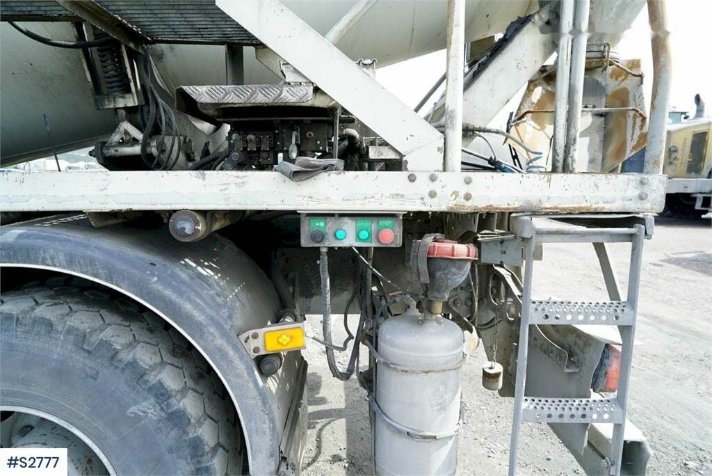 Truk pengaduk beton Volvo FMX 8x4 Mixer Truck: gambar 36