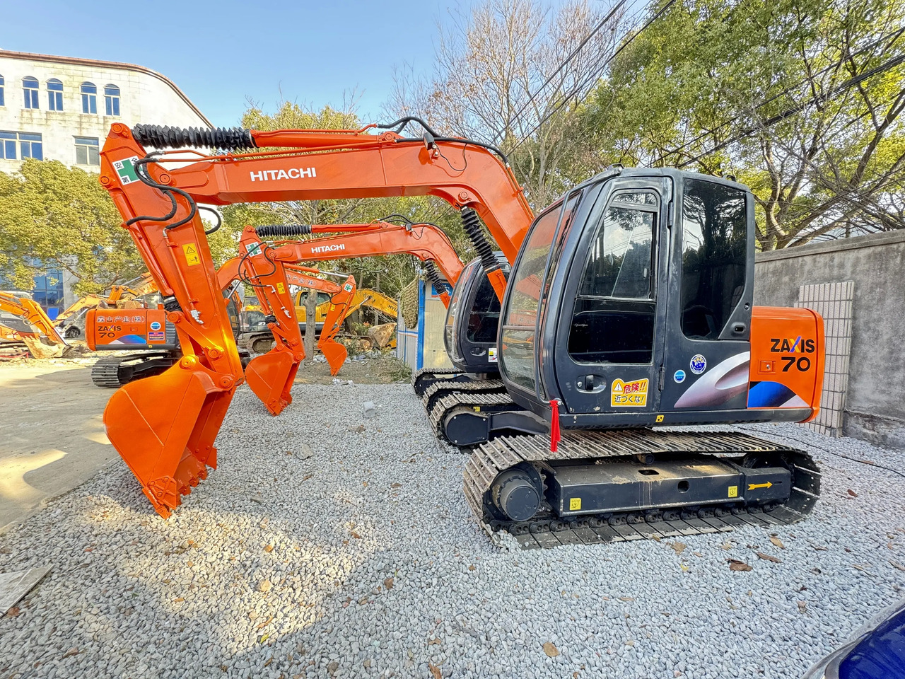 Ekskavator mini cheap price Hitachi digger excavator 6.5 ton  hitachi zx70 excavator used hitachi zx70 mini excavator: gambar 5