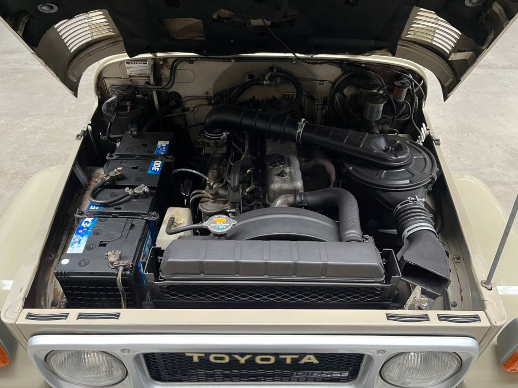 Mobil Toyota LAND CRUISER HJ 45 - 3.6l DIESEL / PICKUP: gambar 16