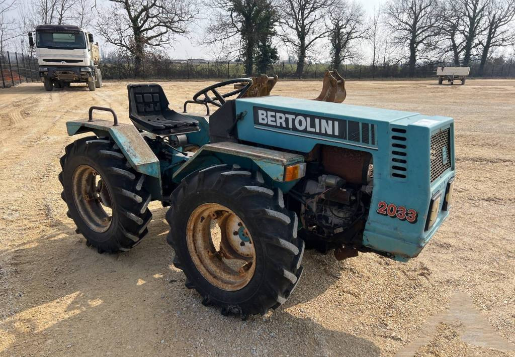 Traktor Bertolini 2033: gambar 2