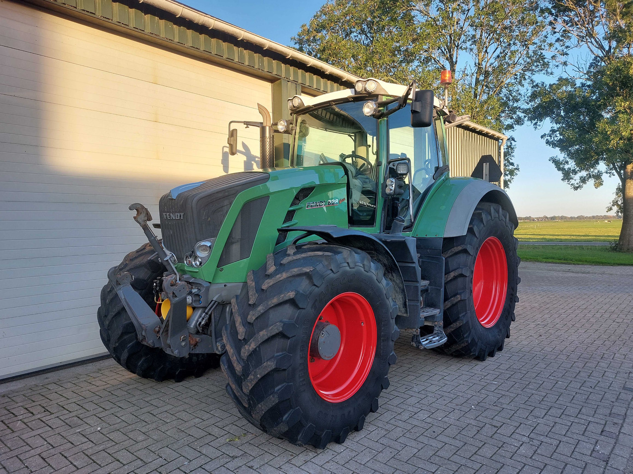 Traktor FENDT 828 Vario SCR profi plus - RUFA: gambar 2