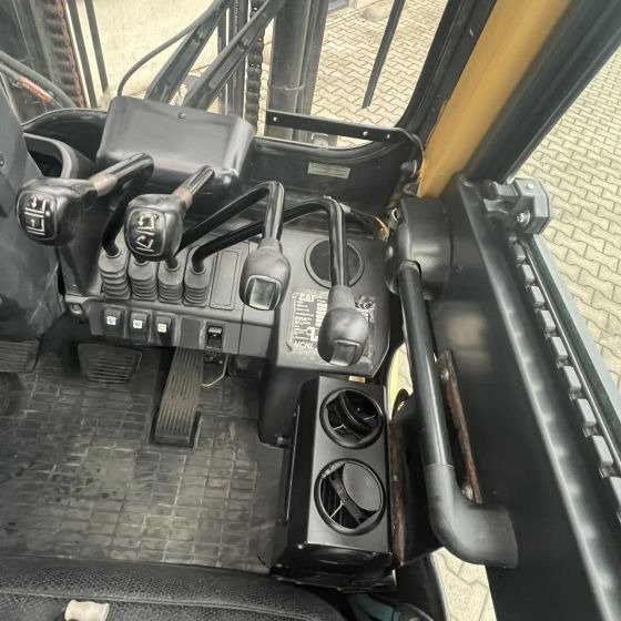 Forklift listrik Caterpillar DP30NT: gambar 5