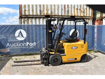 Forklift listrik Caterpillar EP25KPAC: gambar 1