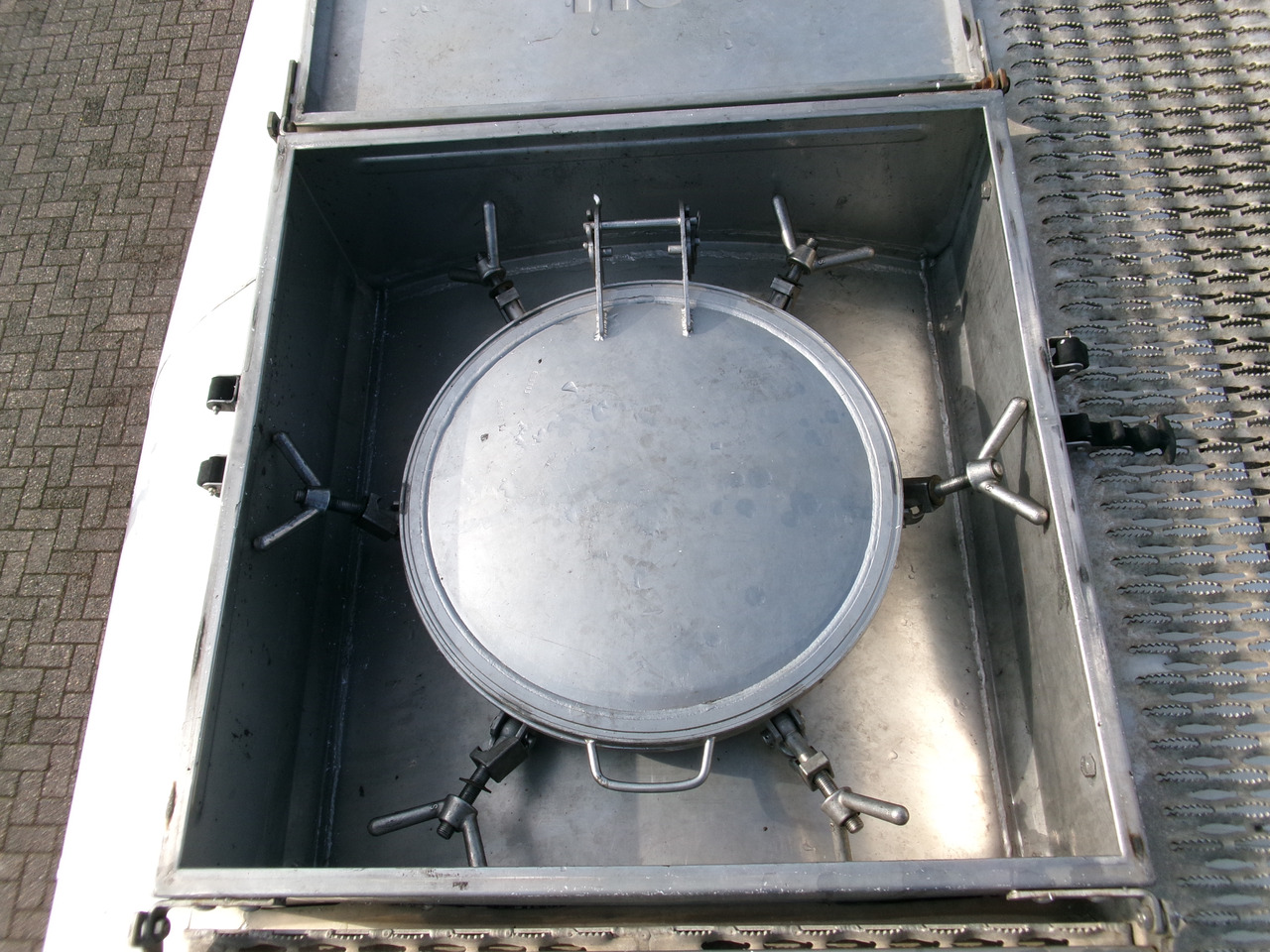 Semi-trailer tangki untuk pengangkutan bahan kimia Magyar Chemical tank inox L4BH 34 m3 / 1 comp: gambar 16