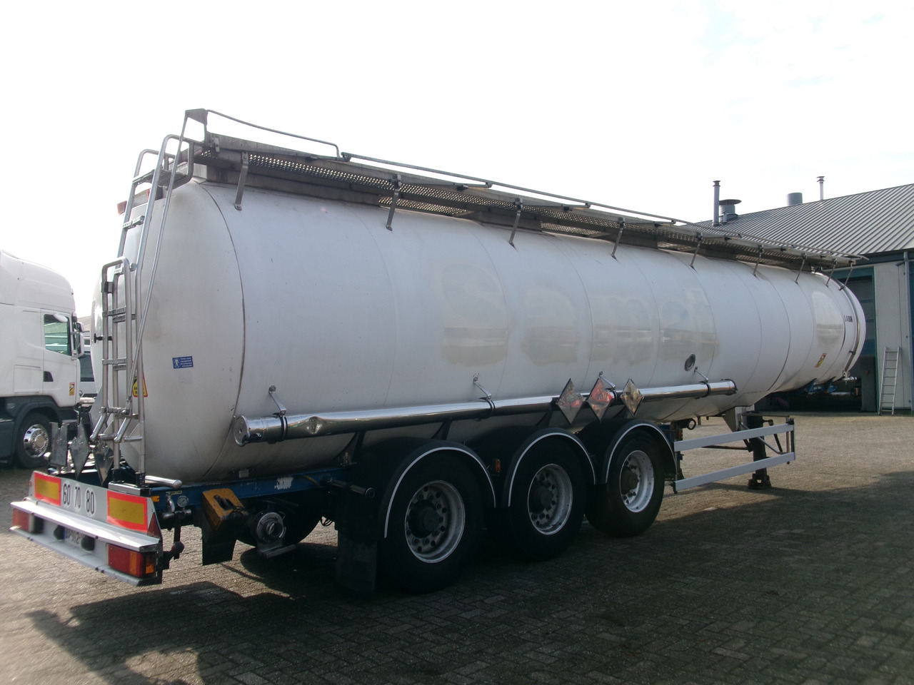 Semi-trailer tangki untuk pengangkutan bahan kimia Magyar Chemical tank inox L4BH 34 m3 / 1 comp: gambar 3