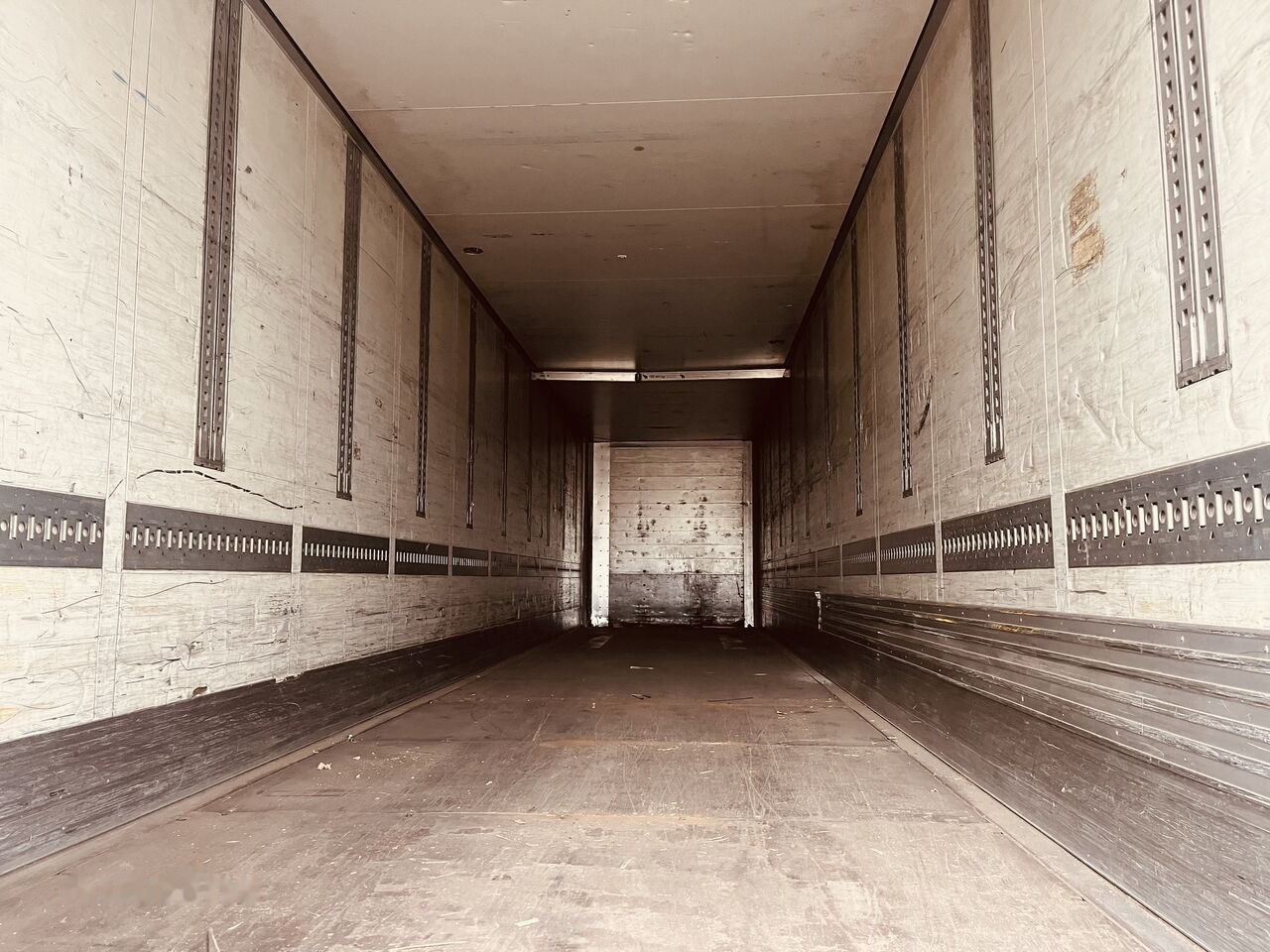 Semi-trailer kotak tertutup Schmitz Cargobull BPW Trommel: gambar 5