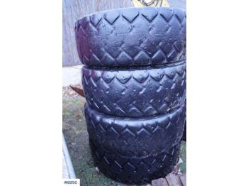 Ban untuk Tempat sampah Dumper tires, 2 new and 4 worn: gambar 1