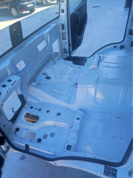 Kabin dan interior untuk Truk Mercedes-Benz ATEGO 4 CYLINDERS EURO 5 EURO 6: gambar 5