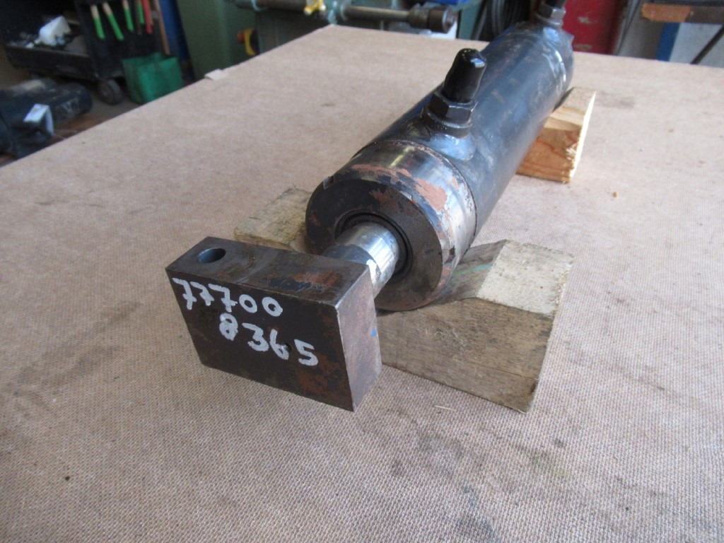 Silinder hidrolik untuk Peralatan konstruksi Poclain TY45 -: gambar 3