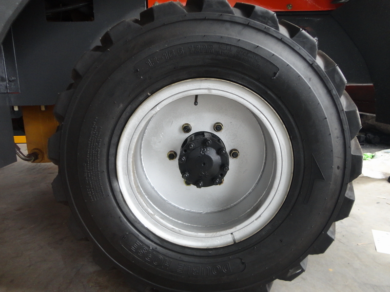 Ban untuk Wheel loader baru QINGDAO PROMISING China Wheel Loader Tire 12-16.5-12PR: gambar 2