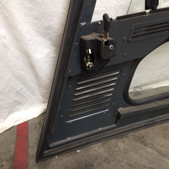 Pintu dan bagian untuk Peralatan untuk menangani material Right door for Linde 387 series: gambar 6