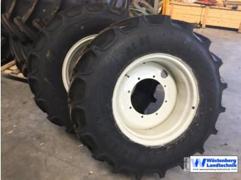 New Holland Radsatz 440/65 R24//540/65 R34 - Roda/ Ban