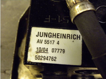 Katup hidrolik untuk Peralatan untuk menangani material Steering block hydraulics for Jungheinrich ETV 320: gambar 2