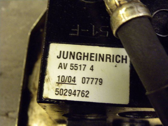 Katup hidrolik untuk Peralatan untuk menangani material Steering block hydraulics for Jungheinrich ETV 320: gambar 2