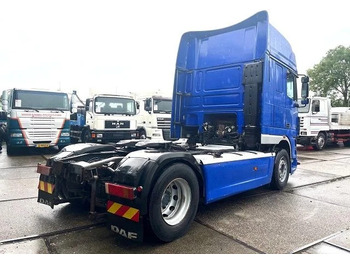 Tractor head DAF XF 530 SUPERSPACECAB 4x2 TRACTOR UNIT (EURO 3 / ZF16 MANUAL GEARBOX / ZF-INTARDER / HYDRAULIC KIT): gambar 3