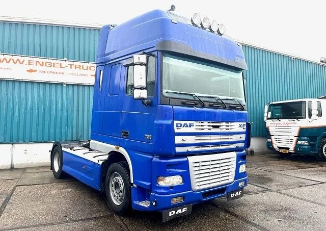 Tractor head DAF XF 530 SUPERSPACECAB 4x2 TRACTOR UNIT (EURO 3 / ZF16 MANUAL GEARBOX / ZF-INTARDER / HYDRAULIC KIT): gambar 3