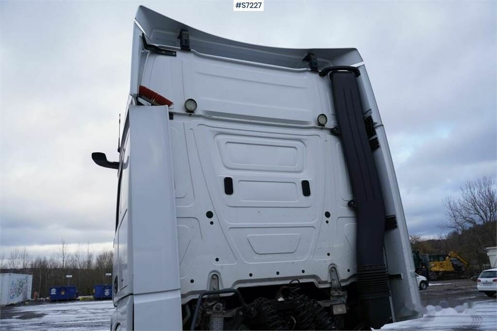 Tractor head Mercedes-Benz Actros 6x2 Tractor Unit with Mirrorcam: gambar 32