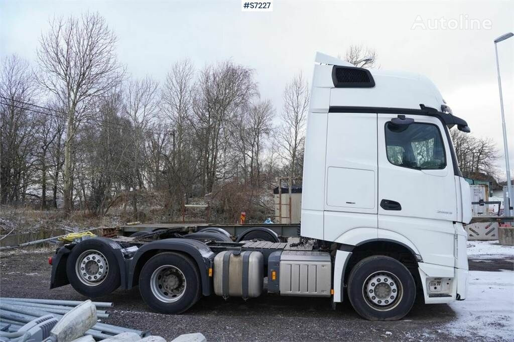 Tractor head Mercedes-Benz Actros 6x2 Tractor Unit with Mirrorcam: gambar 3