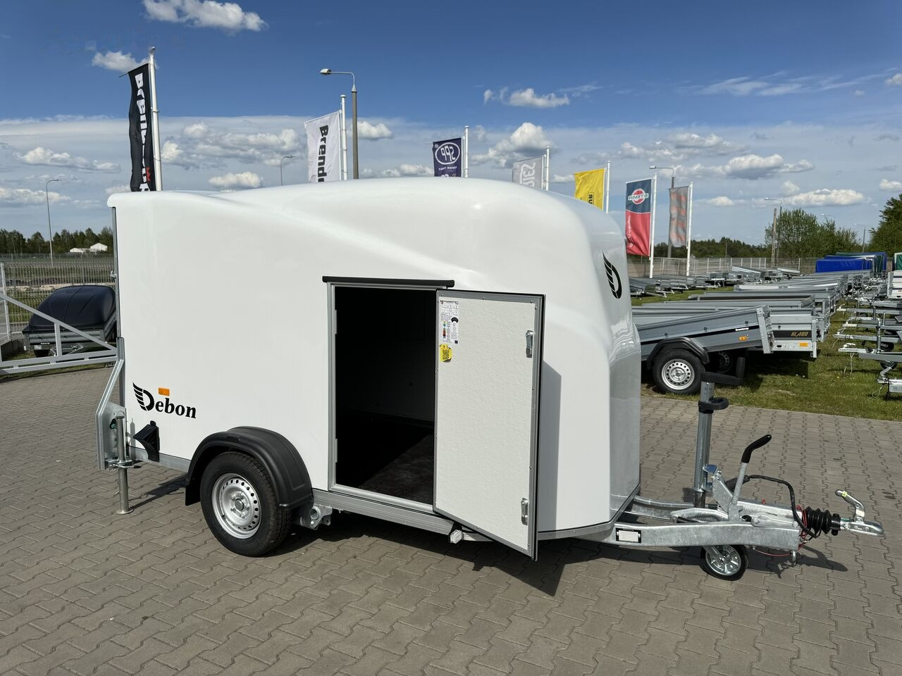 Trailer kotak tertutup baru Debon Cargo 1300 + side doors 1.3T GVW trailer cargo van box white: gambar 19