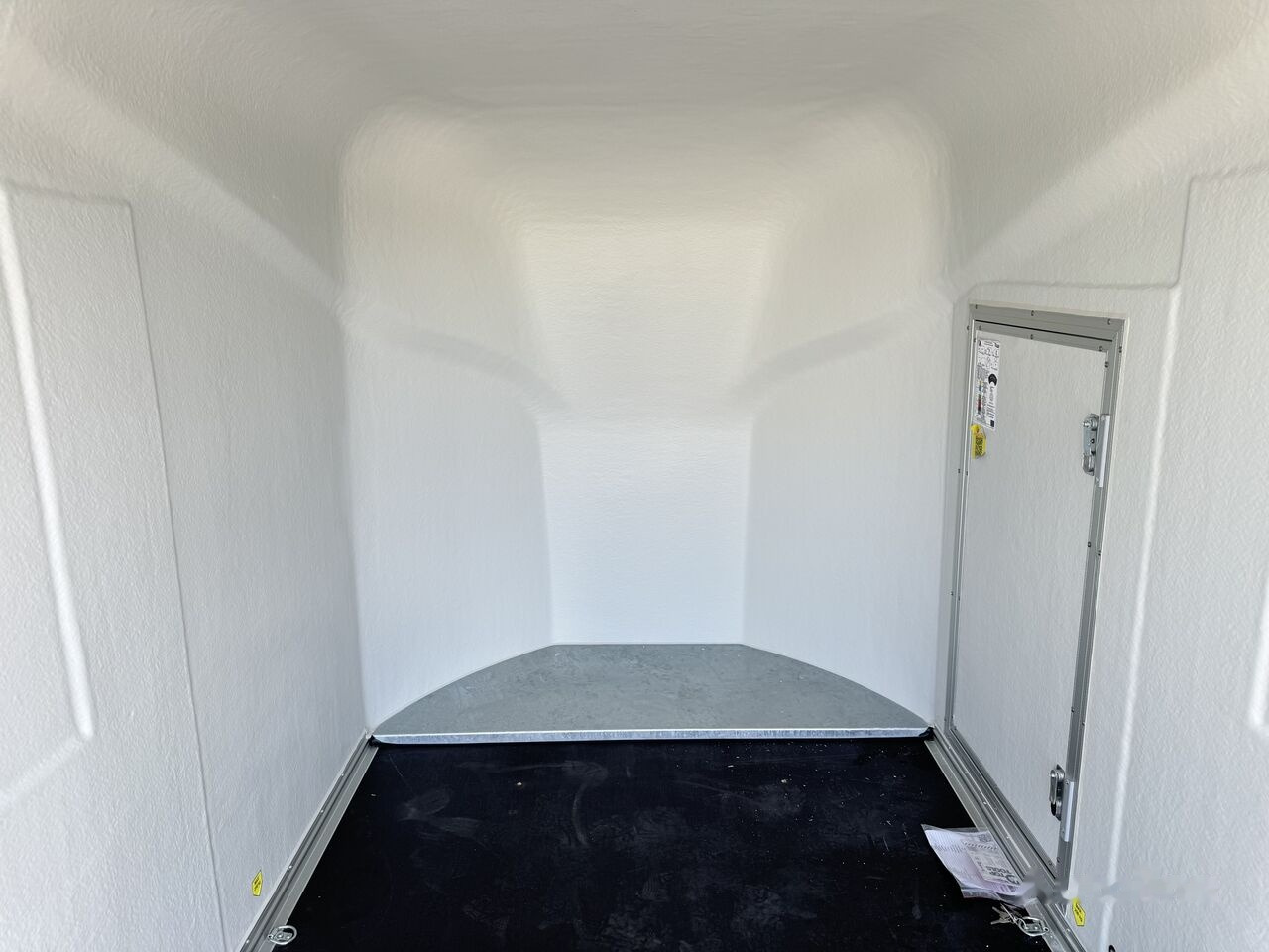 Trailer kotak tertutup baru Debon Cargo 1300 + side doors 1.3T GVW trailer cargo van box white: gambar 23