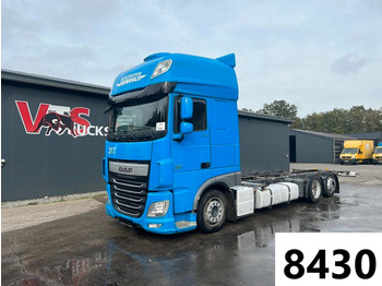 Pengangkut kontainer/ Container truck DAF XF 440