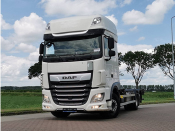 Pengangkut kontainer/ Container truck DAF XF 480