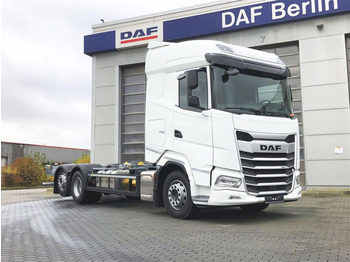 Pengangkut kontainer/ Container truck DAF XG
