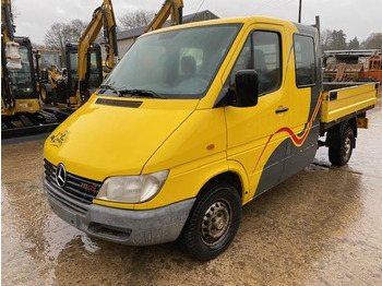 Truk flatbed MERCEDES-BENZ