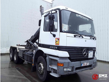 Pengangkut kontainer/ Container truck MERCEDES-BENZ Actros 3331