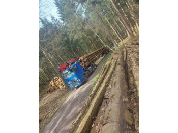 Truk logging VOLVO FH16 700