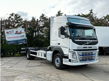 Pengangkut kontainer/ Container truck VOLVO FM 450