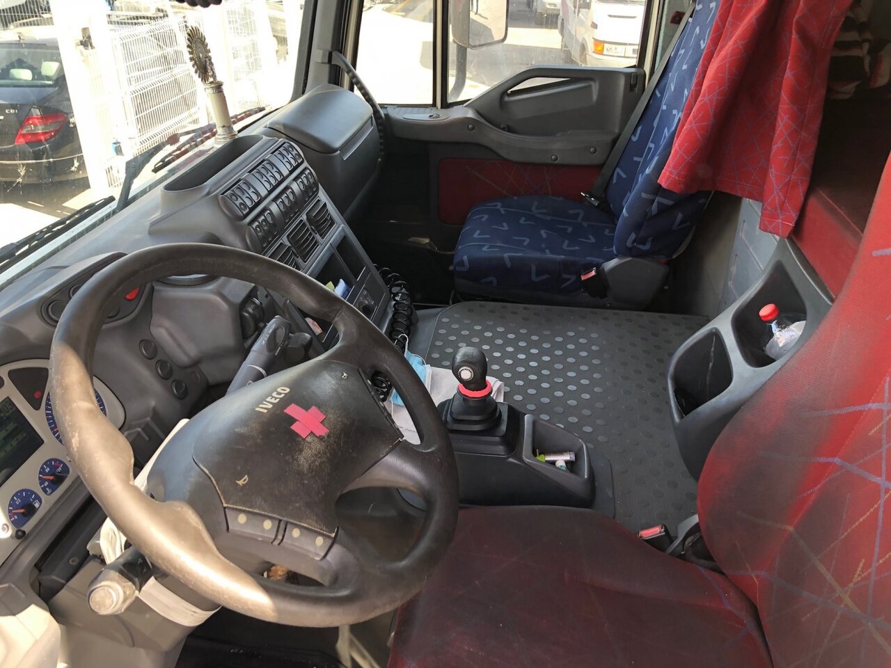 Truk isotermal Isotermo IVECO AT440S35T/P con remolque: gambar 14