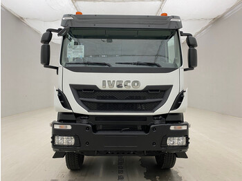 Truk sasis baru Iveco Trakker 420 - 8x4: gambar 2