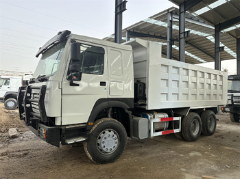 Truk jungkit untuk pengangkutan silo SINOTRUK HOWO 371 Dump Truck: gambar 1