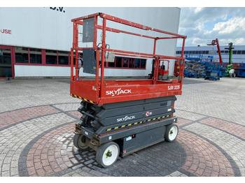 SkyJack SJIII-3226 Electric Scissor 3226 Work Lift 990cm - Scissor lifts: gambar 1